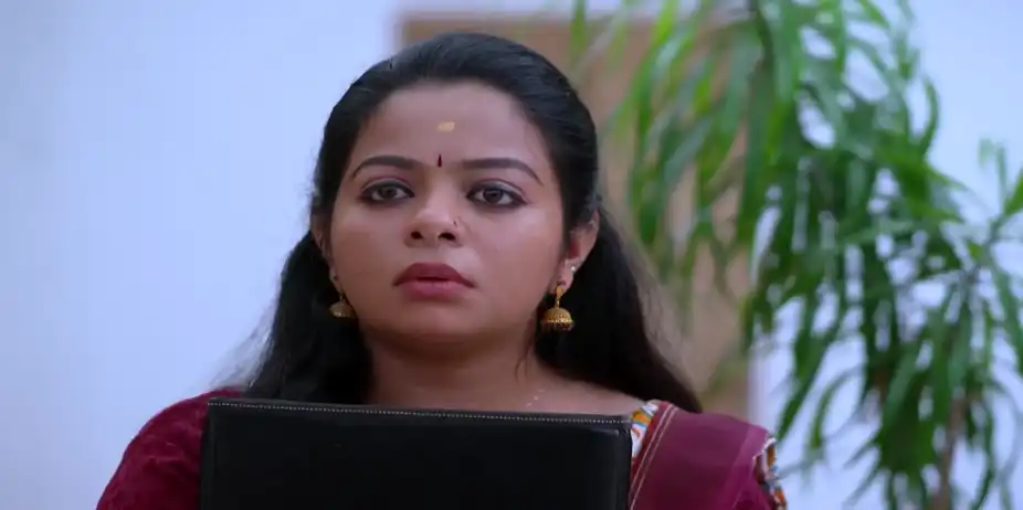 Raghavan's Words Shock Shalini - Kudumbashree Sharada