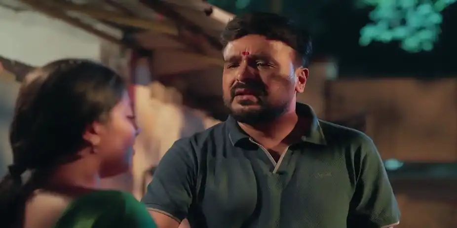 Meenakshi Shares Her Woes with Vinu - Manathe Kottaram