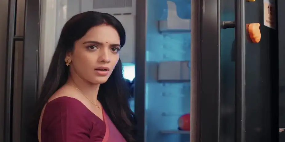 Rudra Suspects Maid Kavita - Jagadhatri