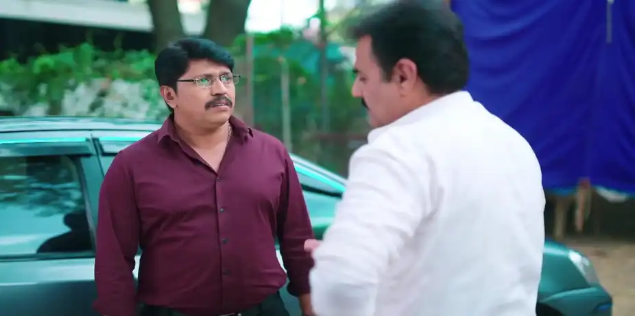 Goutham Shares His Joy with Anand - Amruthadhaare