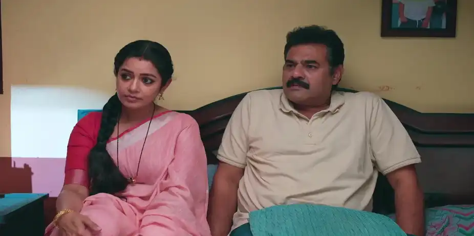 Goutham and Bhoomika's Disturbed Moment - Amruthadhaare