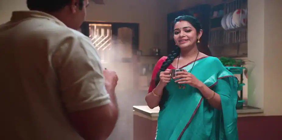 Goutham and Bhoomika Share Coffee - Amruthadhaare
