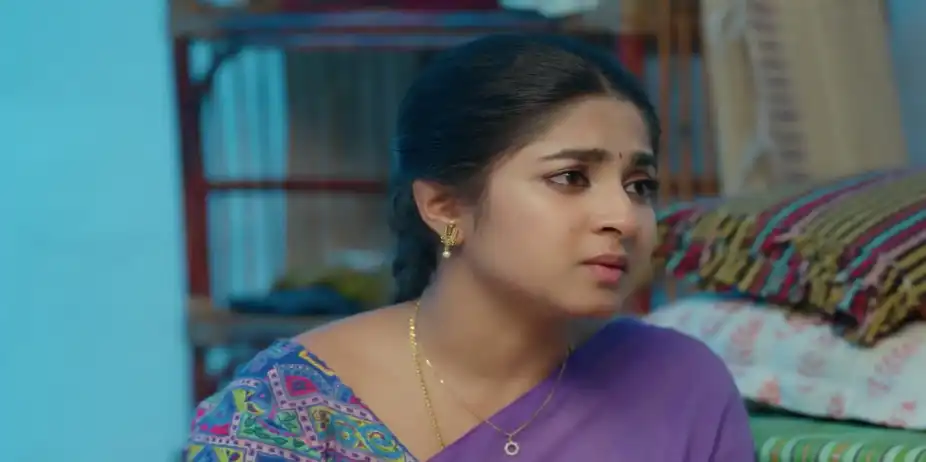 Karna Gets Sentimental - Chinnan Siru Kiliye