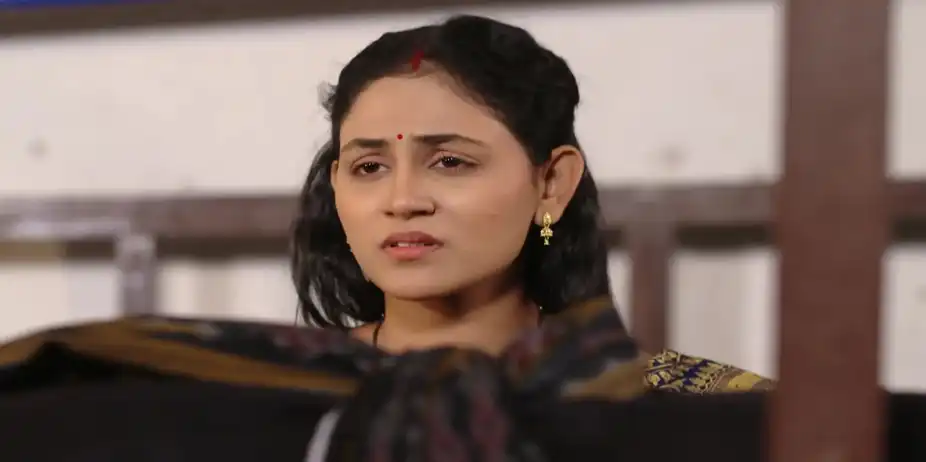 Priya's Request for a Doctor - Suna Jhia