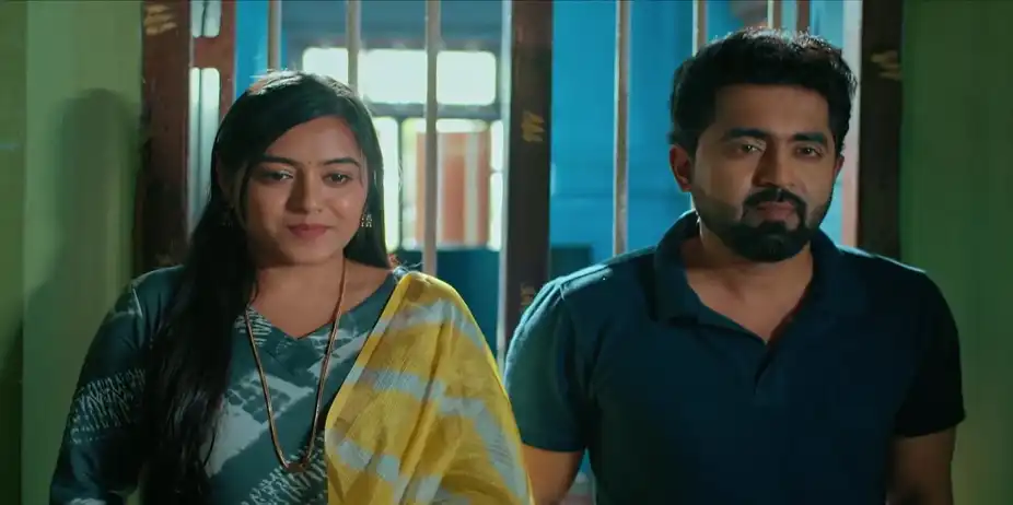 Raju Tells His Family about Rithika - Akale