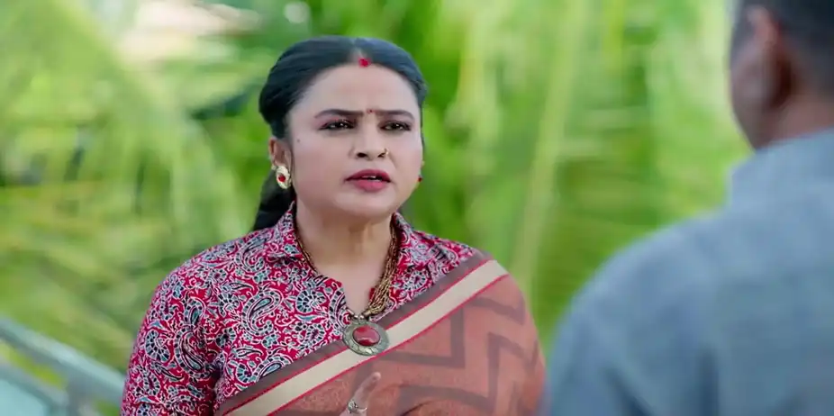 Neelima Has a Word with Bhadran - Chembarathy