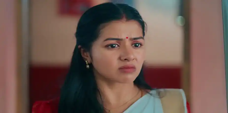 Krishna Asks Thankam about Her Father - KrishnaGadha