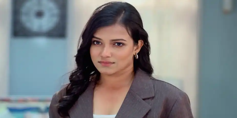 Megha Taunts Kusum and Ayushman - Kusum