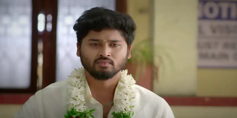 Devaki Demands the Money - Chinnan Siru Kiliye