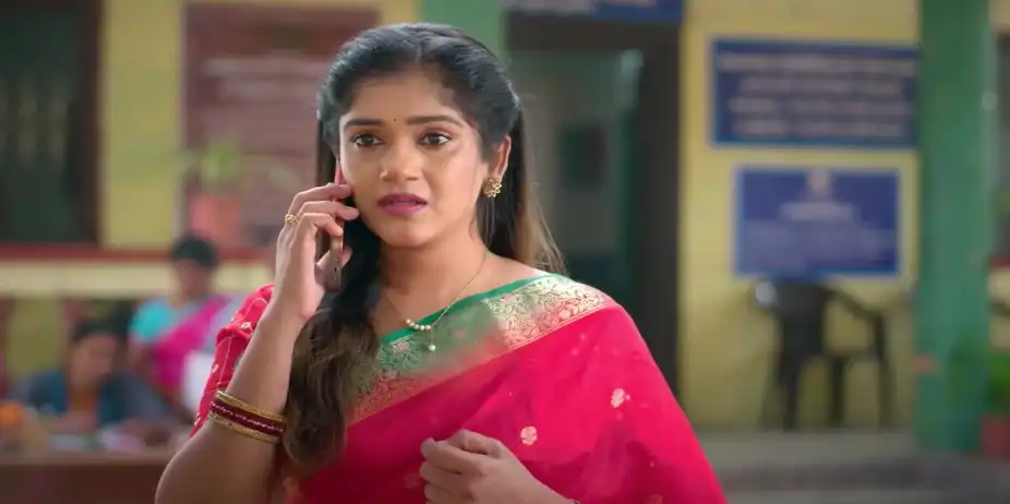 Devaki Humiliates Indhu - Chinnan Siru Kiliye