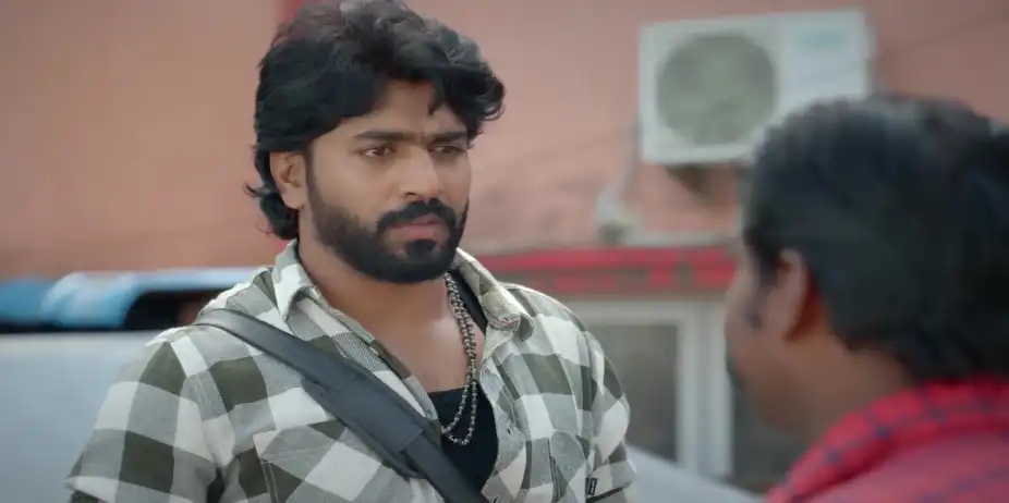 Indhu Argues with Karna - Chinnan Siru Kiliye