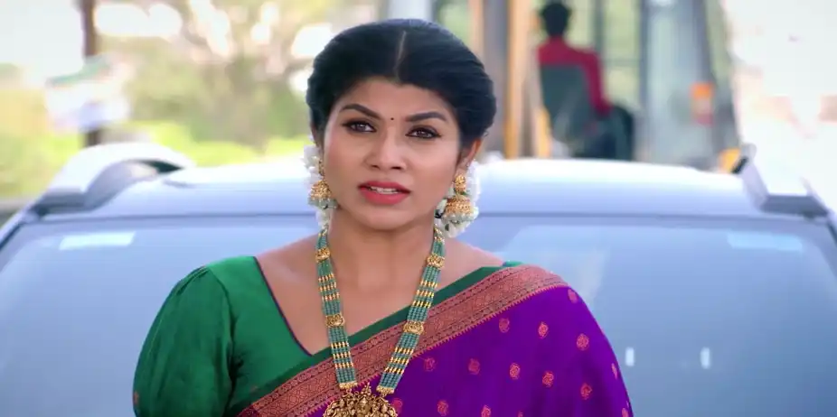 Bhuvaneshwari Instigates Govind - Sandhya Raagam