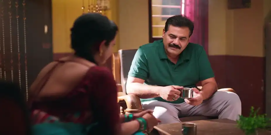 Goutham Tells Bhoomika about His Visit to Jaydev - Amruthadhaare