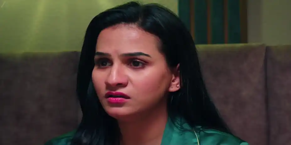 Yuvraj Gets Irked with Nishita - Taarini