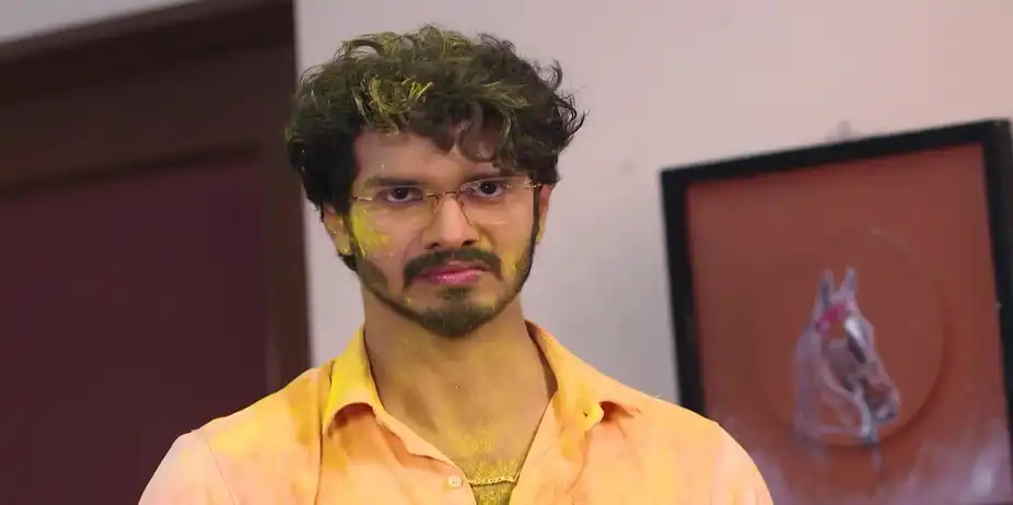 Golu's Actions Irritate Abhi - Tu Khara Mun Chaai