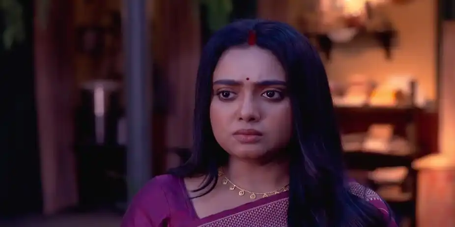 Parvati Accuses Mayna - Amader Dadamoni