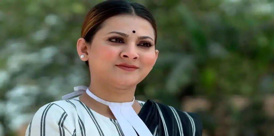Kinkar Faces an Accident - Chirodini Tumi Je Amar