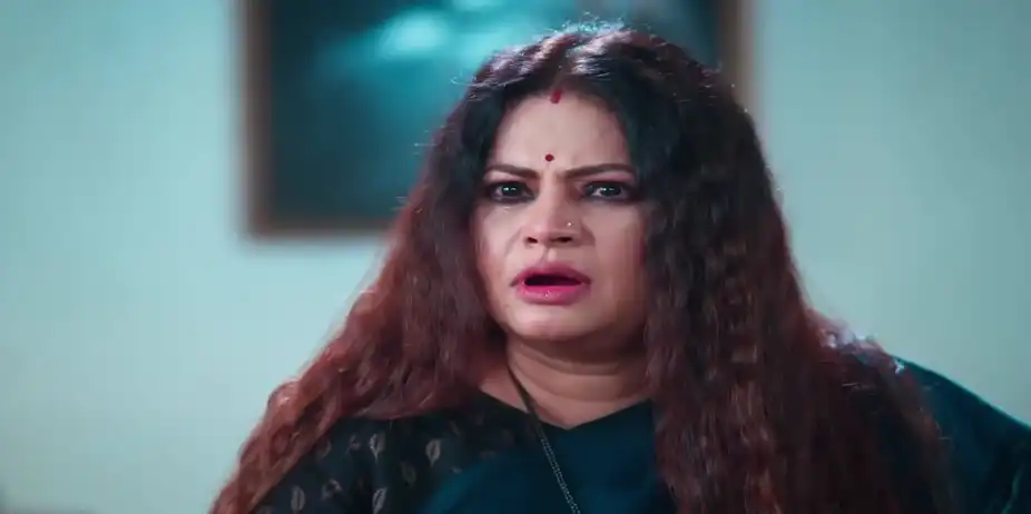 Bhairavi Vents Her Fury - Savalyachi Janu Savali