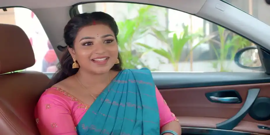 Karthikeyan Refuses to Reveal the Surprise - Karthigai Deelam