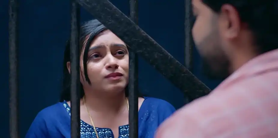 Rithika Shares Her Concerns with Raju - Akale