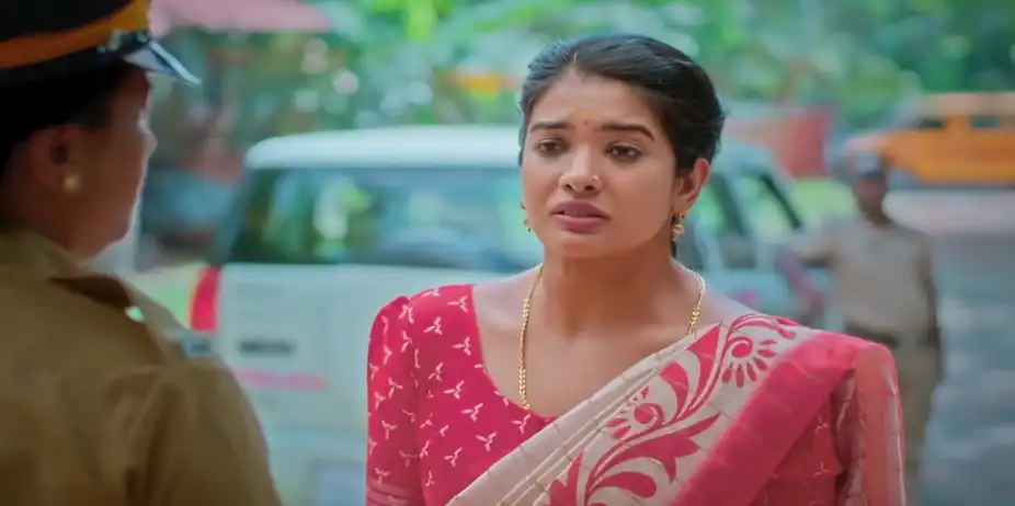 The Police Arrest Vandana - Manathe Kottaram