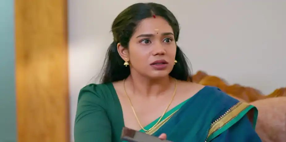 Manoj Tells Prakash about Vandana - Manathe Kottaram