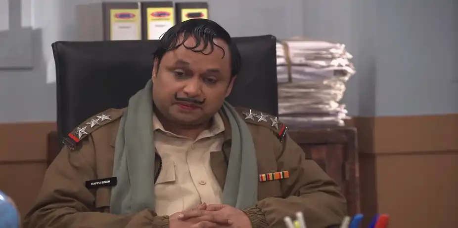 Chepika Comes to the Police Station to Thank Happu - Happu Ki Ultan Paltan