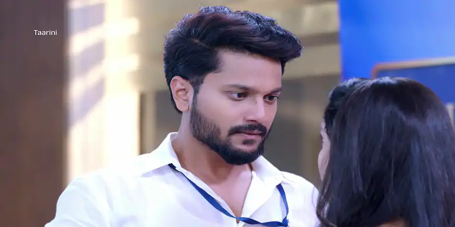 Kedar Tries to Enter the Locked Room in the Office - Taarini - Promo