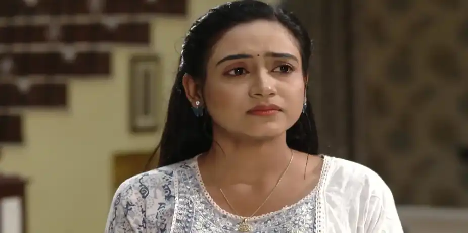 Sambhav's Grandmother Worries about Priya - Suna Jhia