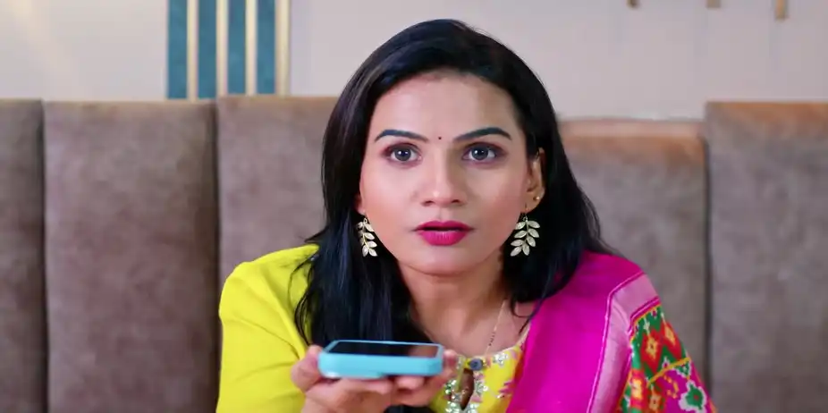 Chetana Questions Kedar about Taarini - Taarini