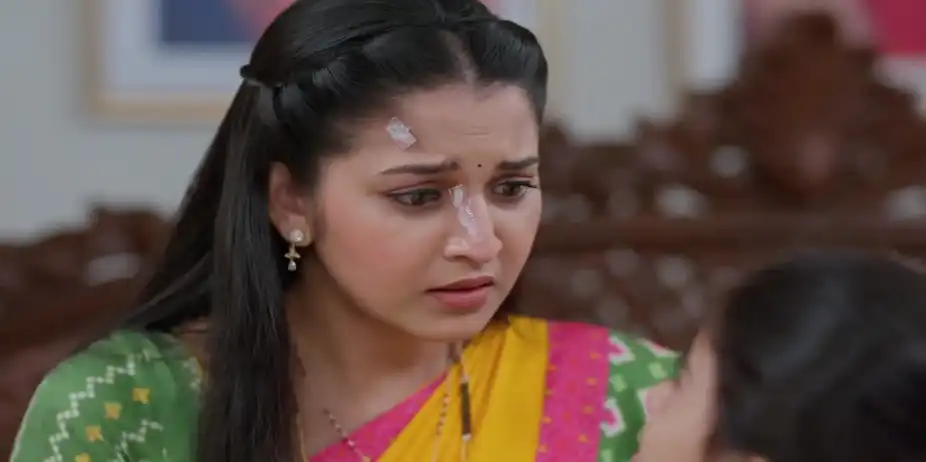 Veda Draws a Picture of the Place She Sees - Tula Japnar Aahe