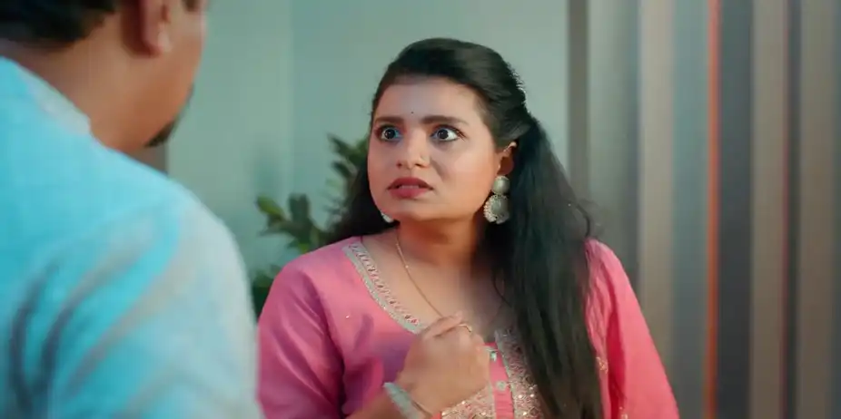 Mallika Executes Her Plan against Anand - Veen Doghatli Hi Tutena