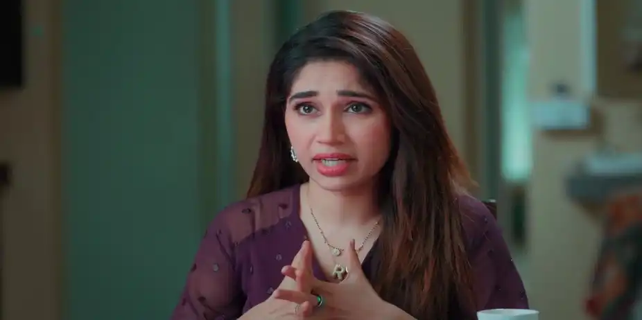Mandakini Taunts Adhira about Expensive Gifts - Veen Doghatli Hi Tutena