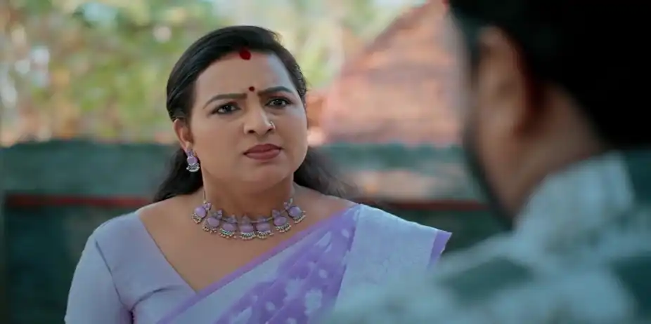 Jayan Shares His Concerns with Ambika - Akale