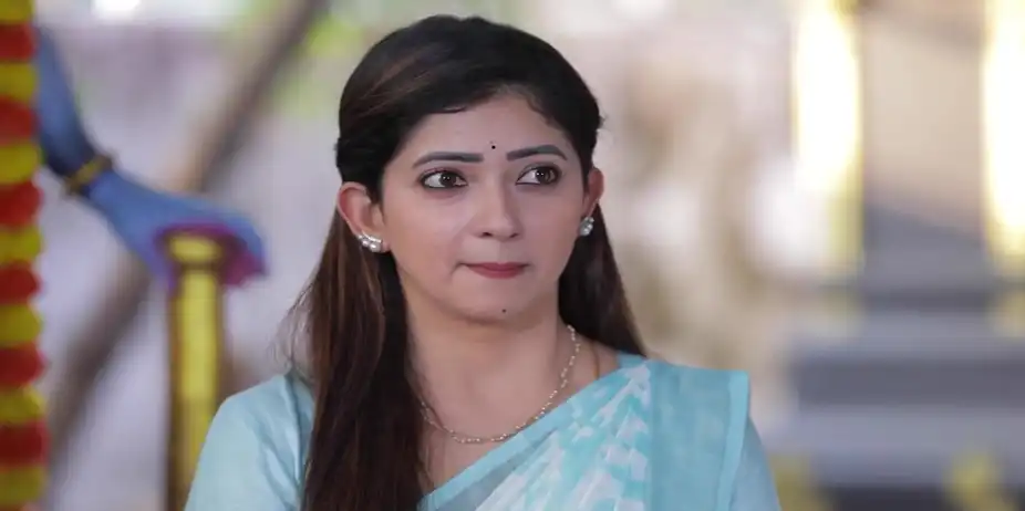 Rajeshwari Encourages Mithra - Idhayam