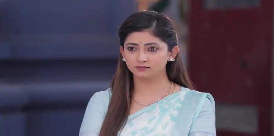 Mithra's Act Makes Bharathi Suspicious