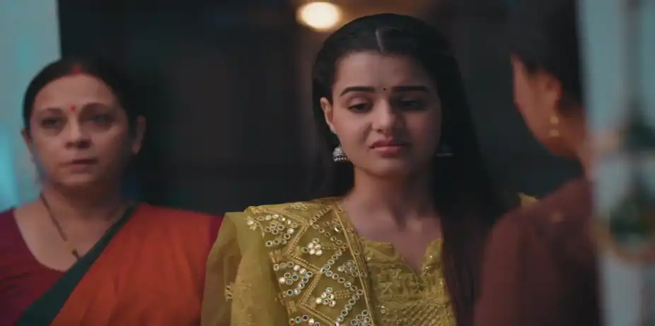 Radhika Feels Sad Thinking about Niya - Lakshmi Nivas