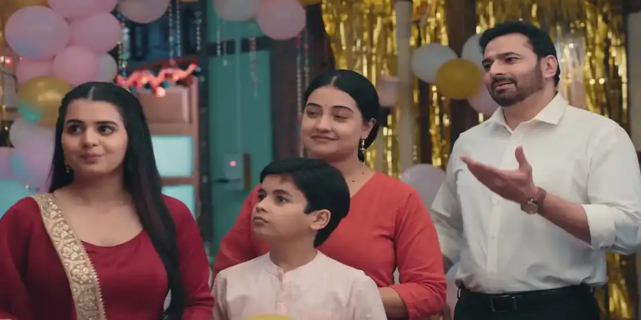 Bhoomika's Family Celebrates Her Birthday - Lakshmi Nivas