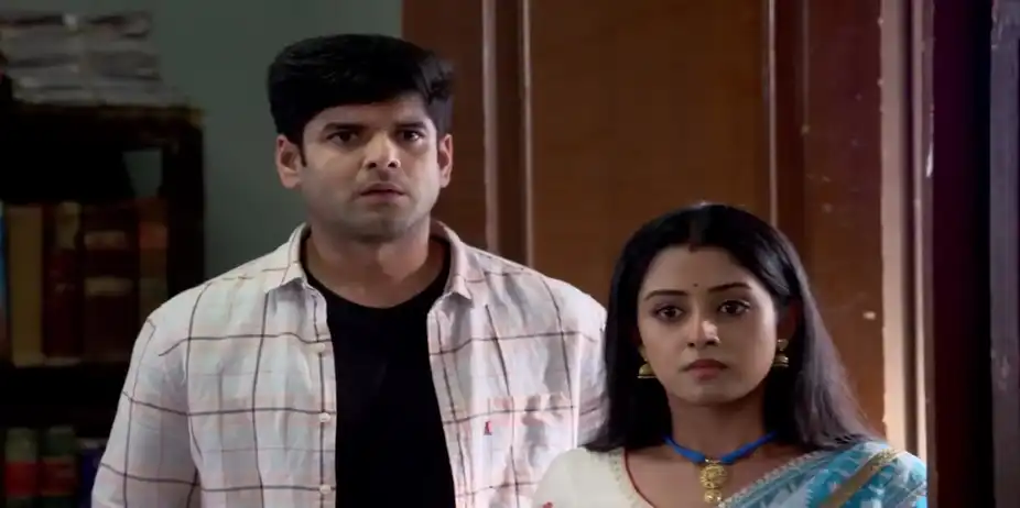 Bratati's Team Sets Up a Courtroom - Parineeta