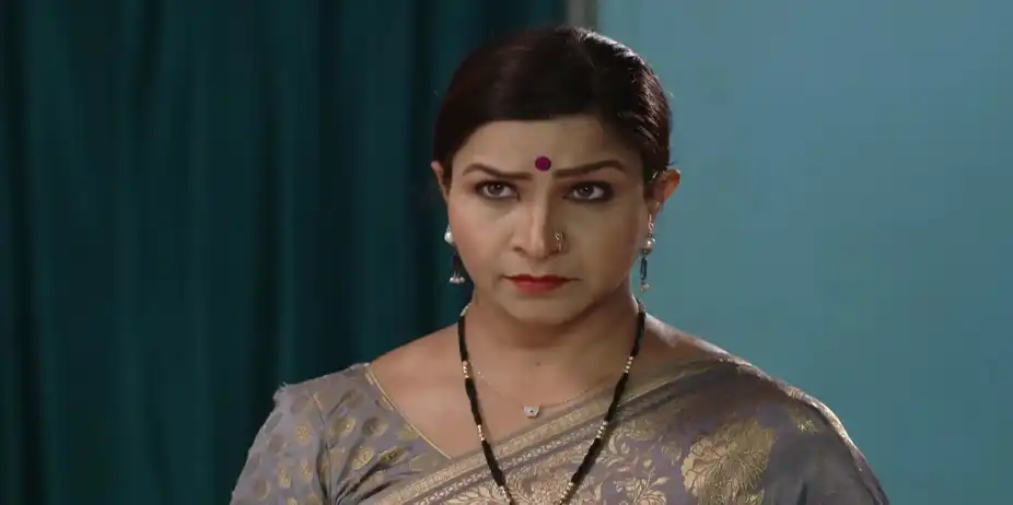 Priya's Family Prepares for Her Surgery - Suna Jhia