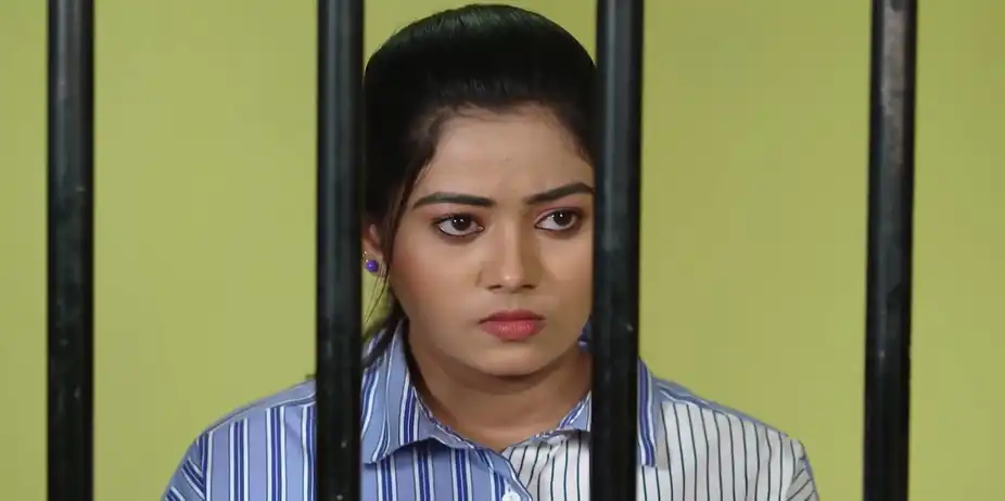 Richa Meets Akansha - Tuma Bina