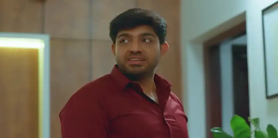 Indu Takes Avanthika's Gun - Mangalyam