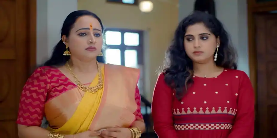 Jayabharathy Asks Muthassi to Drink the Laced Tea - Snehapoorvam Shyama