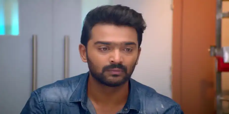 Kabilan Hires a Goon to kill Soori - Ayali