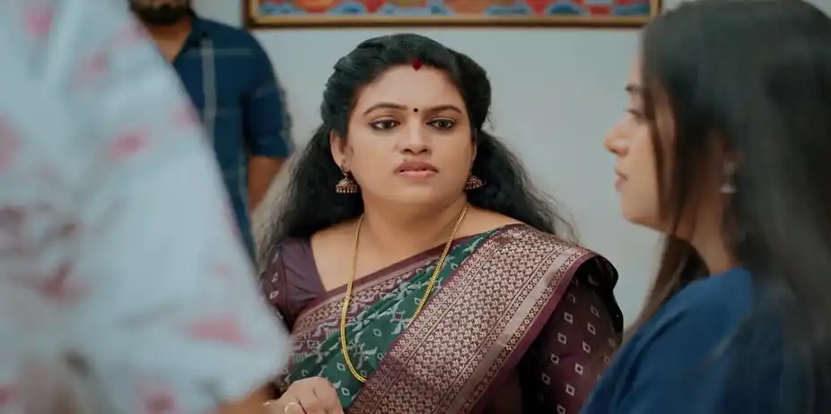 Rithika Tells Yamini about Padmavathy - Akale