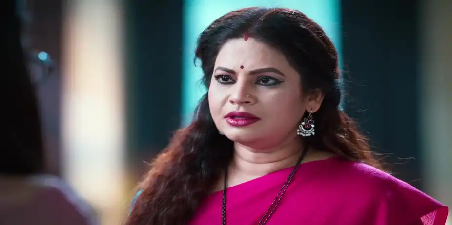 Bhairavi Subtly Threatens Savali - Savalyachi Janu Savali