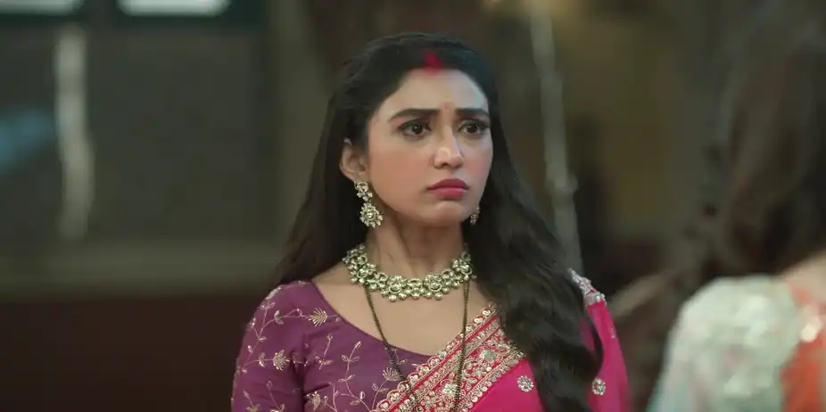 Jeetu Informs Saavi and Latika of His Decision - Gharwali Pedwali