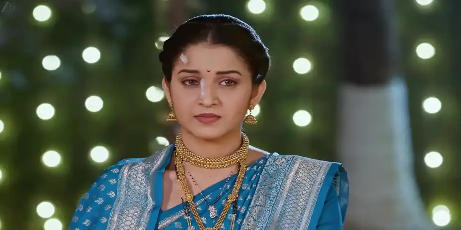 Atharva and Meera Perform the Holi Ritual - Tula Japnar Aahe