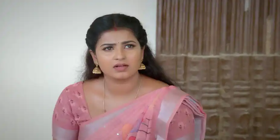 Revathi Opposes Chamundeshwari - Karthigai Deepam