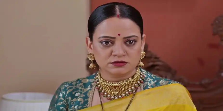 Maya Suggests a Plan to Narmada - Tula Japnar Aahe